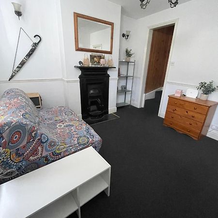Cozy 3 Bedrooms Home Off Mill Road Sleep CBG Eksteriør billede