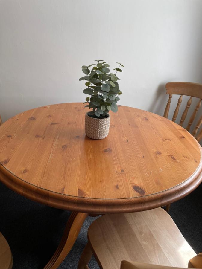 Cozy 3 Bedrooms Home Off Mill Road Sleep CBG Eksteriør billede