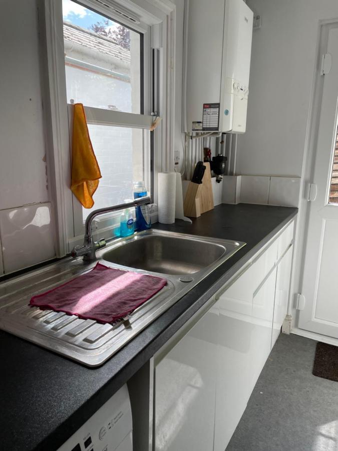 Cozy 3 Bedrooms Home Off Mill Road Sleep CBG Eksteriør billede