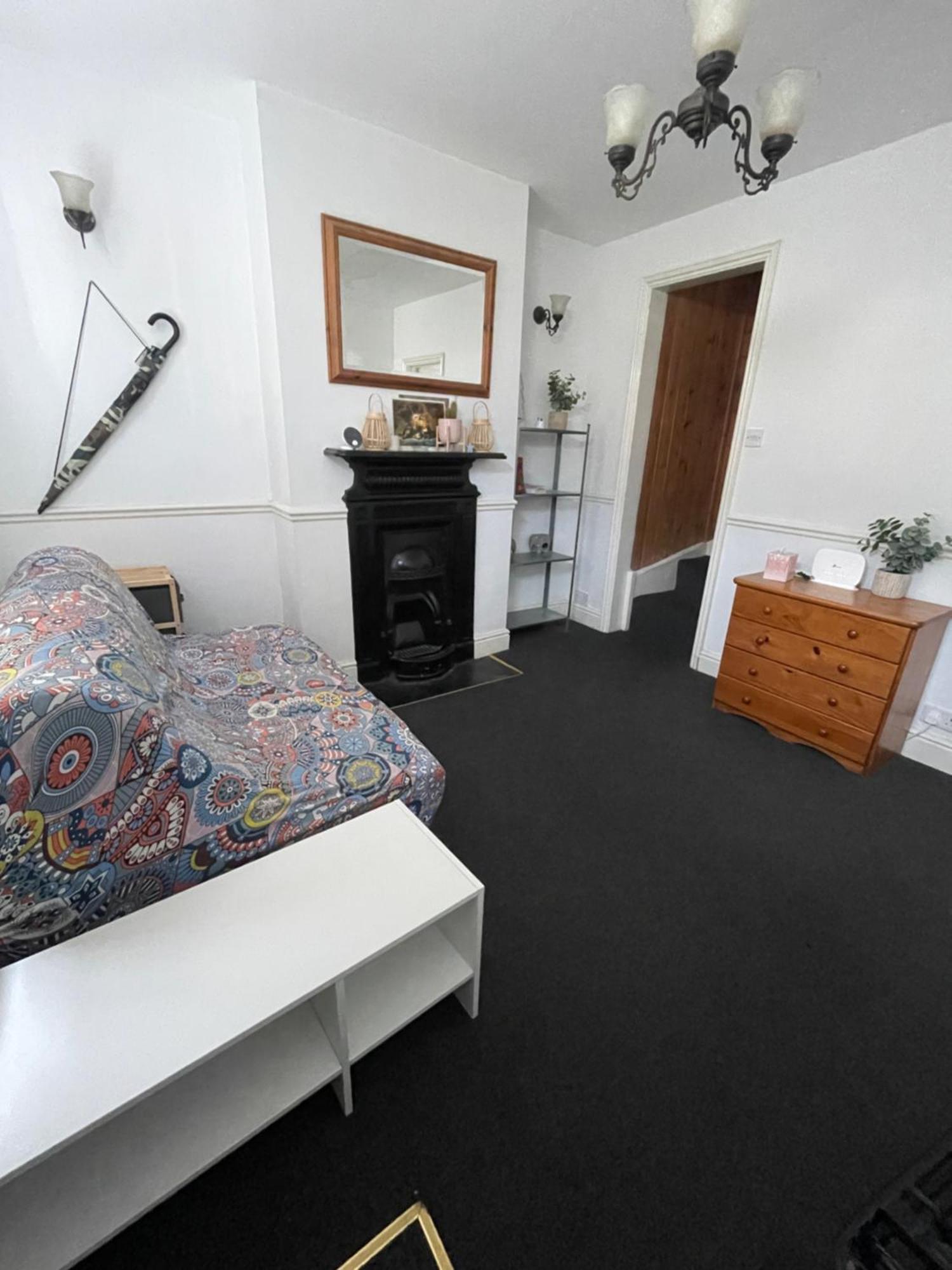 Cozy 3 Bedrooms Home Off Mill Road Sleep CBG Eksteriør billede